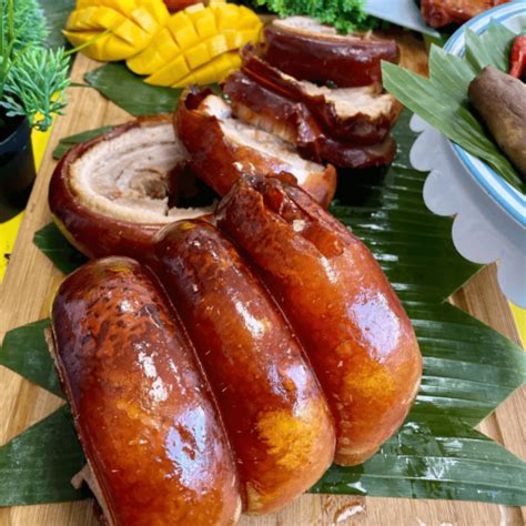 lechon republik bathurst|Lechon Republik.
